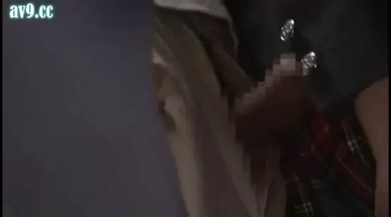 Japanese teen Felt Some Strange Poking In A Public Bus